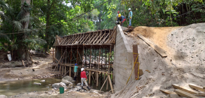 Construcción del puente Casa Sola en Vereda Honduras sendero Ciudad Perdida7